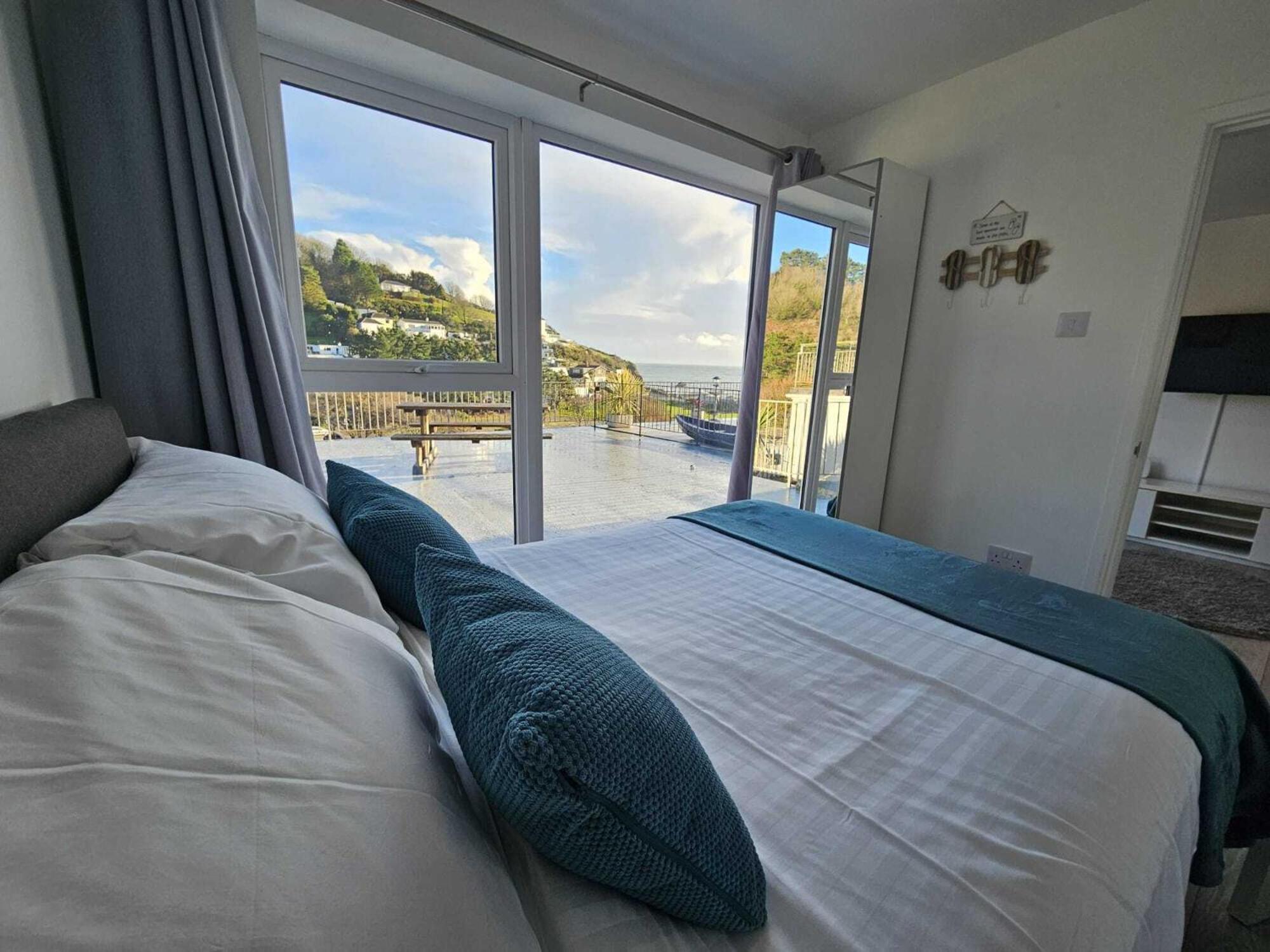 Pet Friendly Sea View Villa Millendreath Looe Exterior photo